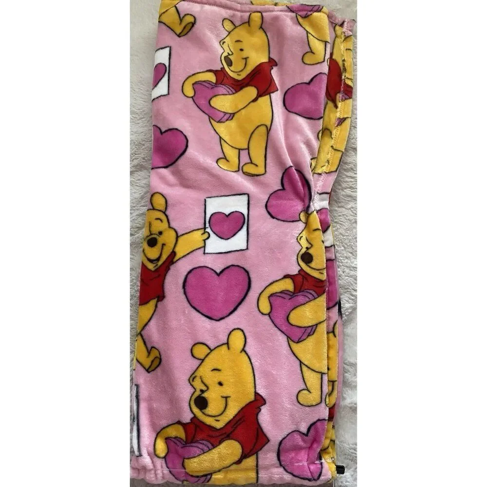 Disney Winnie The Pooh Hugging Hearts Valentines Blanket Soft Throw 50 X 70” NEW